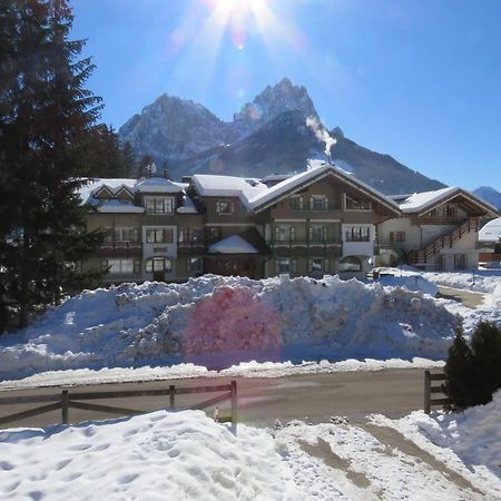 Residence Holiday Pozza di Fassa Bagian luar foto