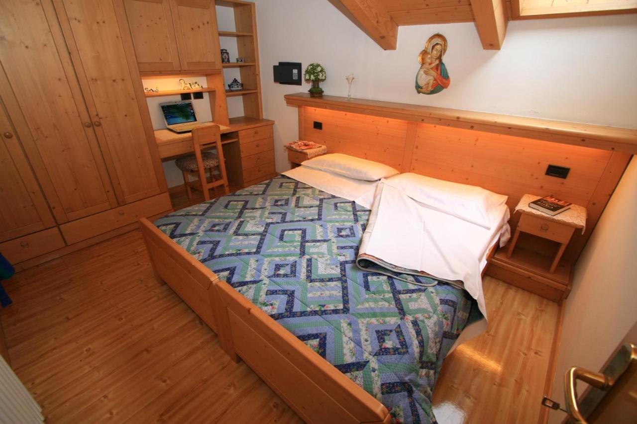 Residence Holiday Pozza di Fassa Bagian luar foto