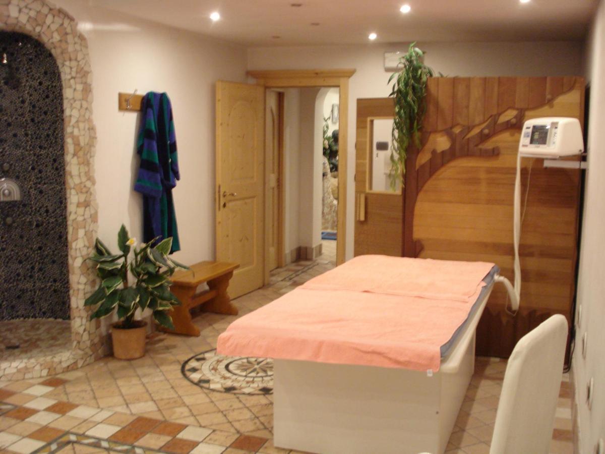 Residence Holiday Pozza di Fassa Bagian luar foto