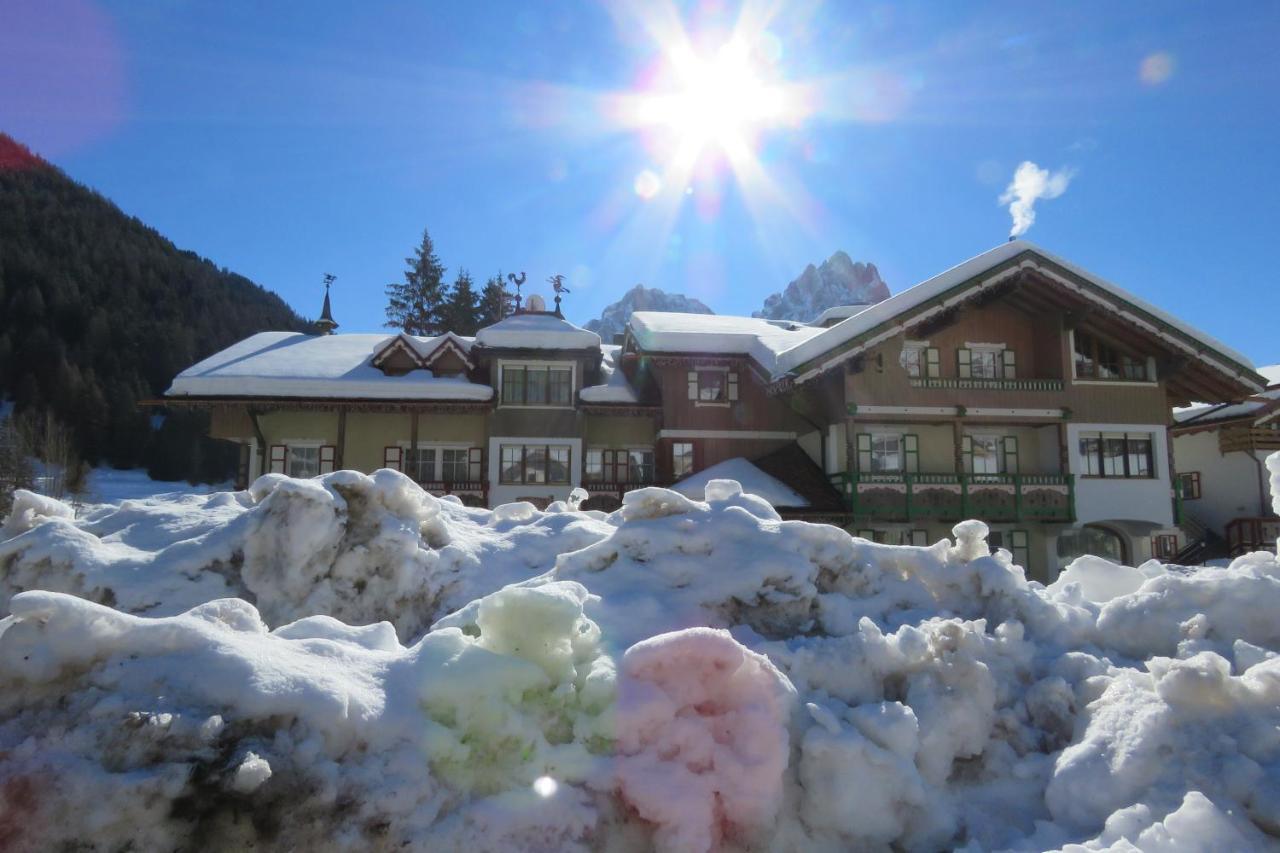 Residence Holiday Pozza di Fassa Bagian luar foto