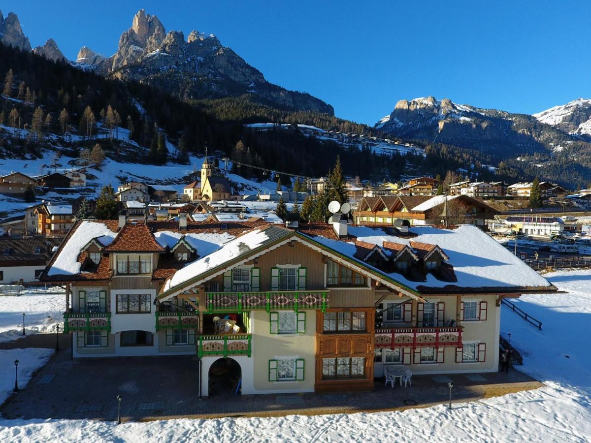 Residence Holiday Pozza di Fassa Bagian luar foto
