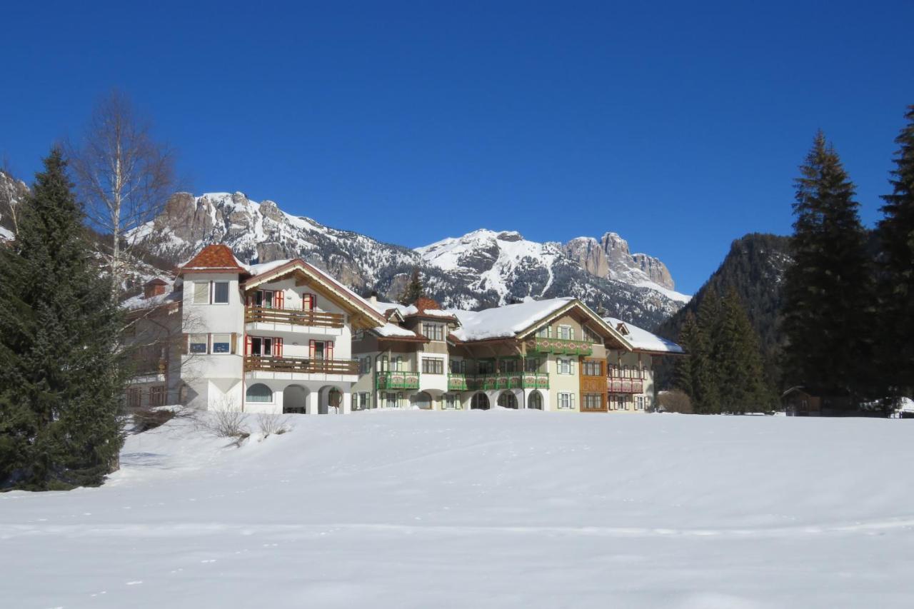 Residence Holiday Pozza di Fassa Bagian luar foto